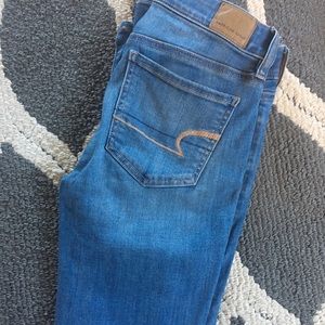 American eagle light skinny jeans